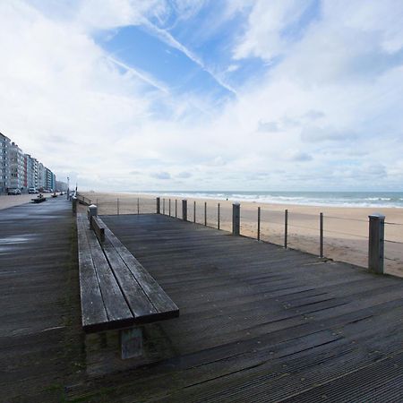 Bright Apartment With Sea View Oostende Exteriör bild