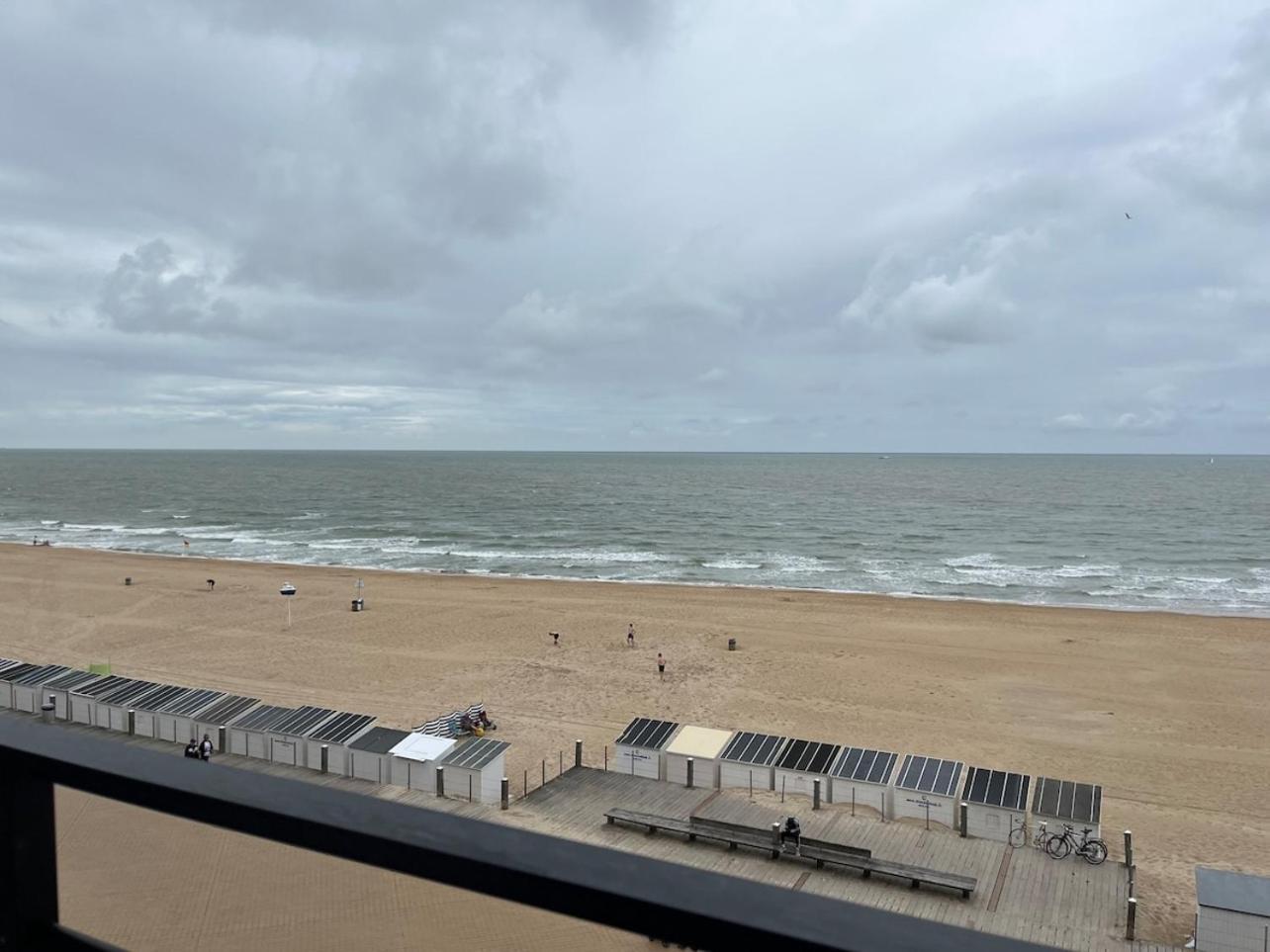Bright Apartment With Sea View Oostende Exteriör bild